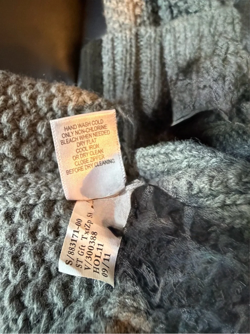 Banana Republic Men's Shawl Collar Zip Sweater in Light Gray Heather